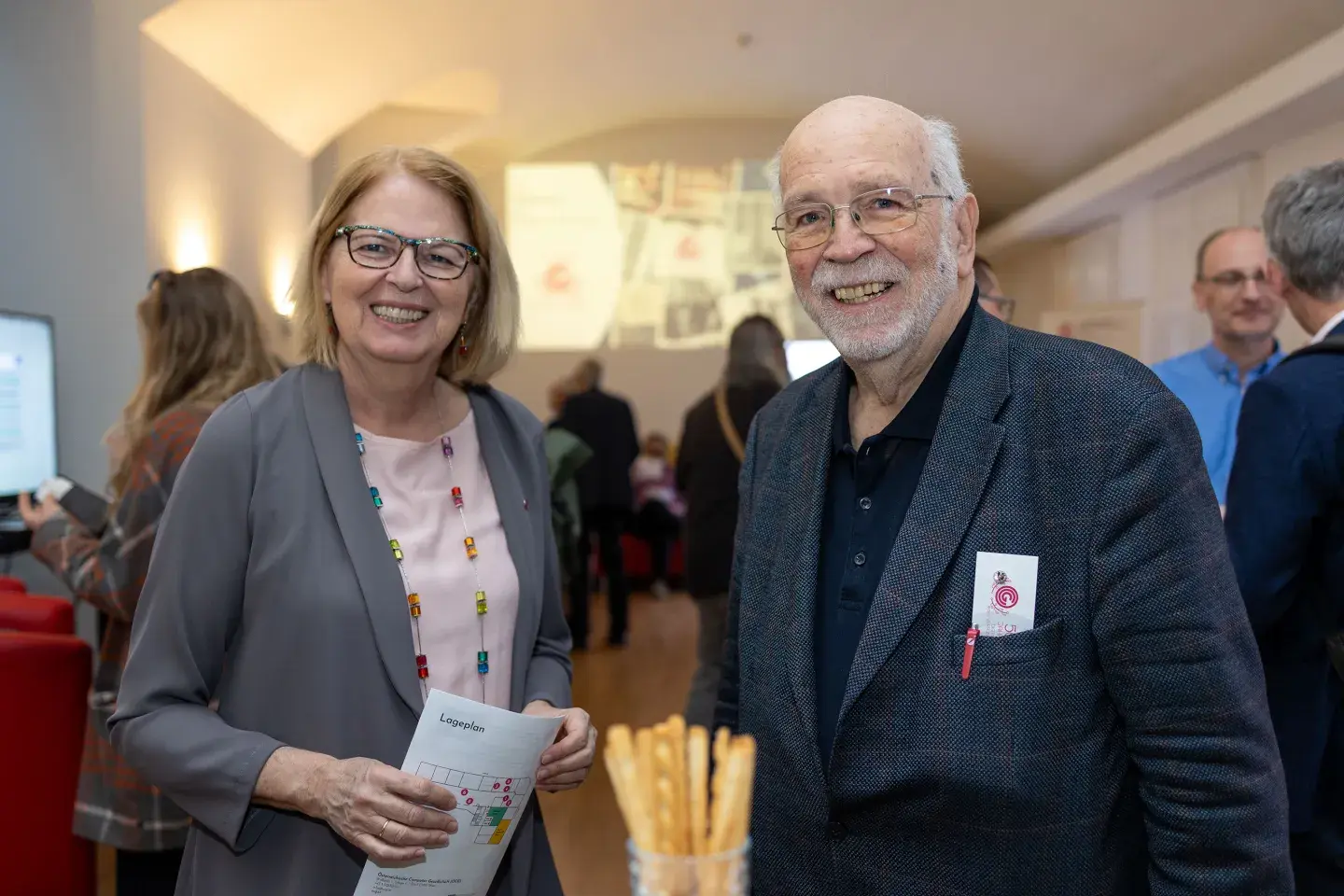 OCG Vizepräsidentin Ingrid Schaumüller-Bichl mit ehemal. Präsidenten Günther Haring